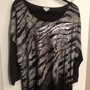 Avenue black & silver dolman sleeve top 14/16